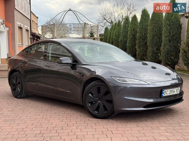 Седан Tesla Model 3 2024 в Стрые