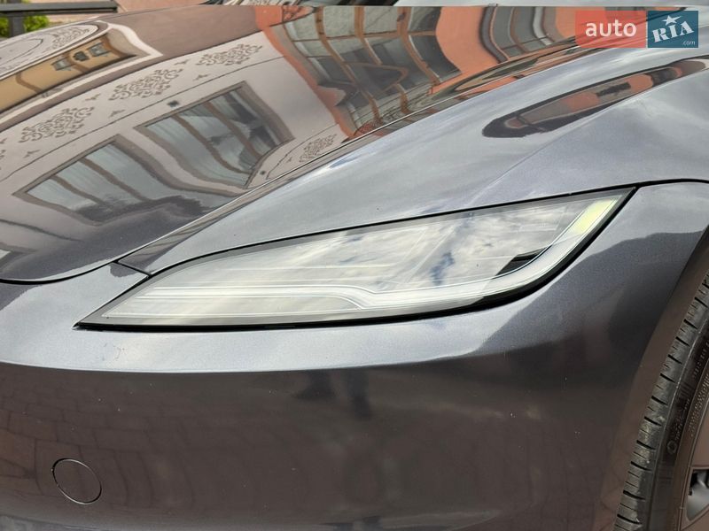 Седан Tesla Model 3 2024 в Стрые