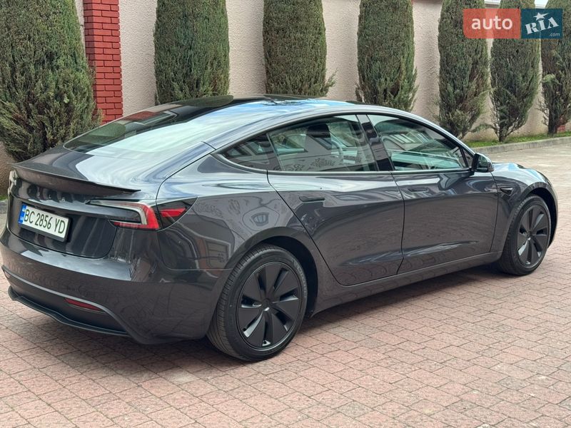 Седан Tesla Model 3 2024 в Стрые