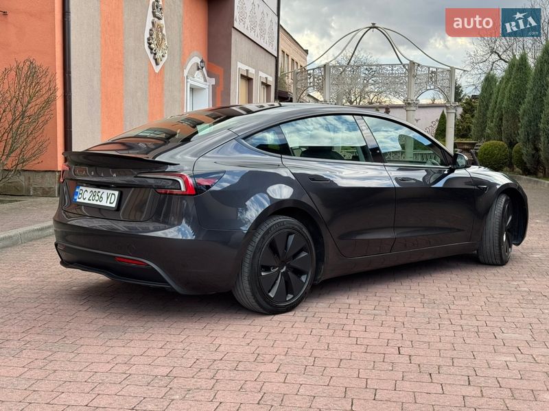 Седан Tesla Model 3 2024 в Стрые