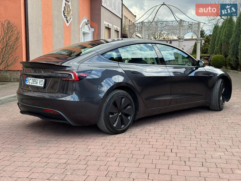 Седан Tesla Model 3 2024 в Стрые