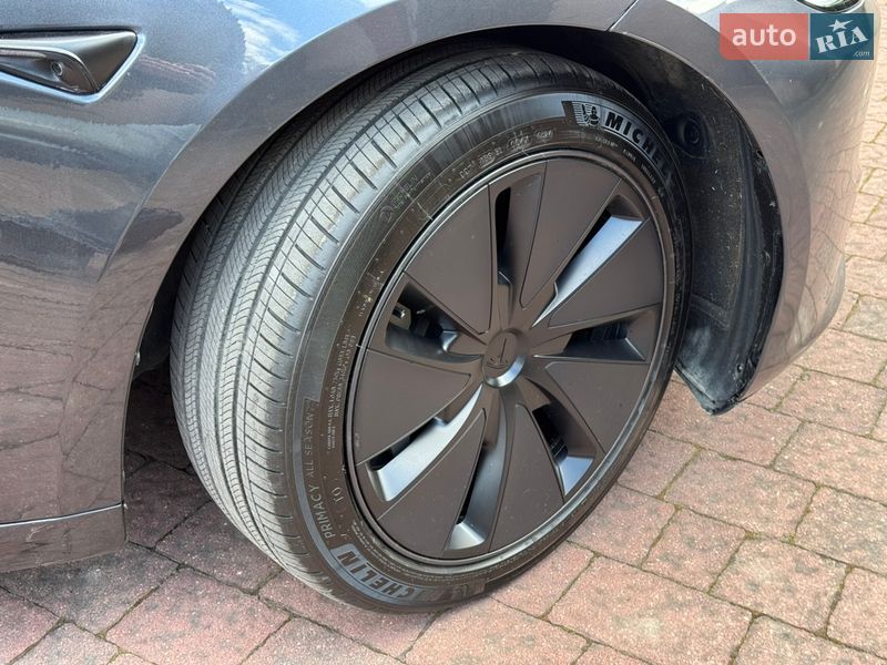 Седан Tesla Model 3 2024 в Стрые