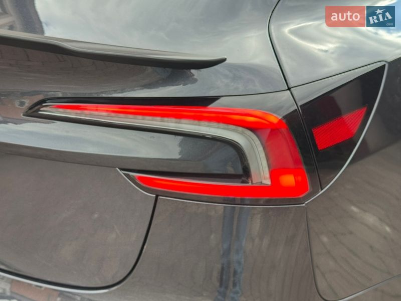 Седан Tesla Model 3 2024 в Стрые