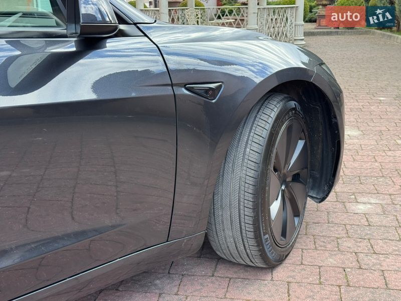Седан Tesla Model 3 2024 в Стрые
