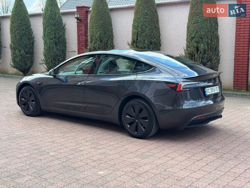 Седан Tesla Model 3 2024 в Стрые