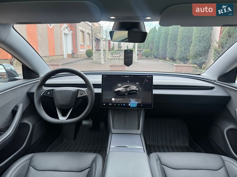 Седан Tesla Model 3 2024 в Стрые