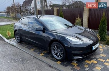 Седан Tesla Model 3 2021 в Киеве