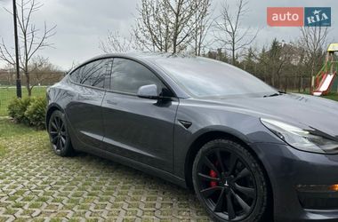 Седан Tesla Model 3 2022 в Івано-Франківську