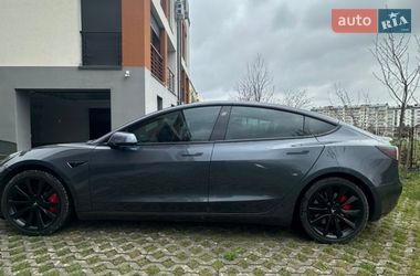 Седан Tesla Model 3 2022 в Ивано-Франковске