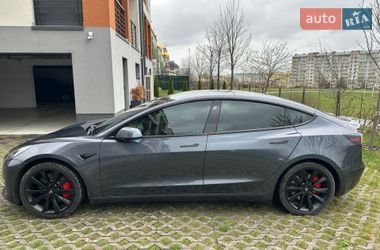 Седан Tesla Model 3 2022 в Ивано-Франковске