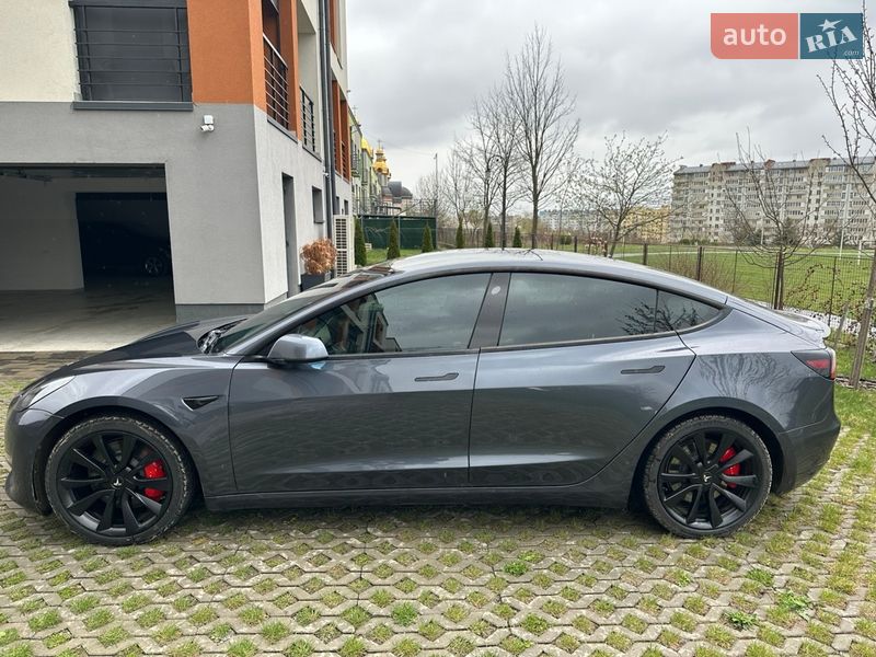 Седан Tesla Model 3 2022 в Ивано-Франковске