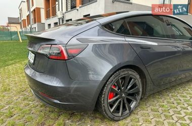 Седан Tesla Model 3 2022 в Ивано-Франковске