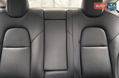 Седан Tesla Model 3 2022 в Ивано-Франковске