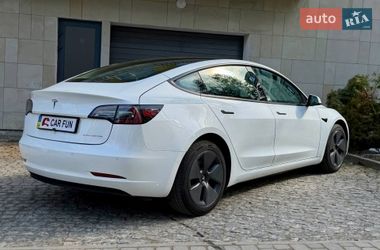 Седан Tesla Model 3 2022 в Львове