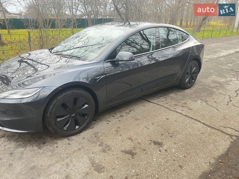 Седан Tesla Model 3 2025 в Харкові