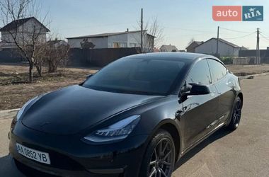 Седан Tesla Model 3 2019 в Львові