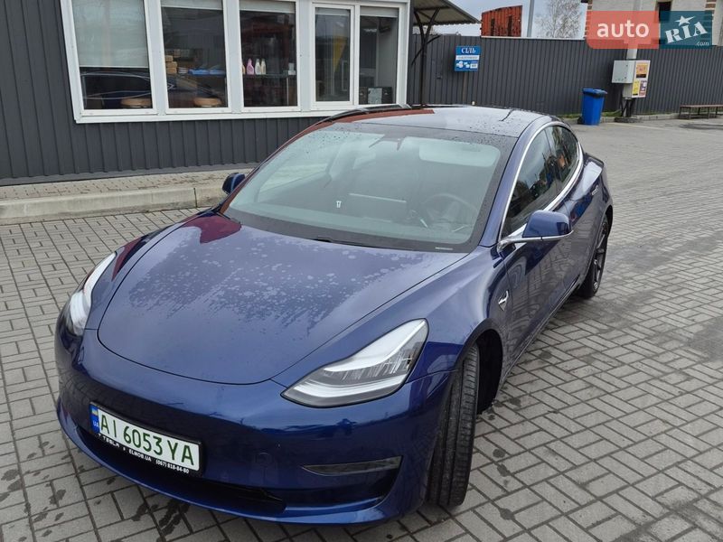 Седан Tesla Model 3 2020 в Гостомелі