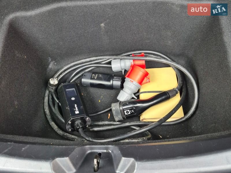 Седан Tesla Model 3 2020 в Гостомелі