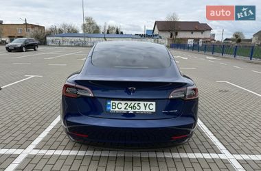 Седан Tesla Model 3 2022 в Львове