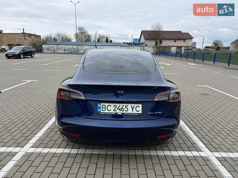 Седан Tesla Model 3 2022 в Львове