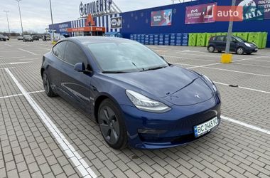 Седан Tesla Model 3 2022 в Нововолынске
