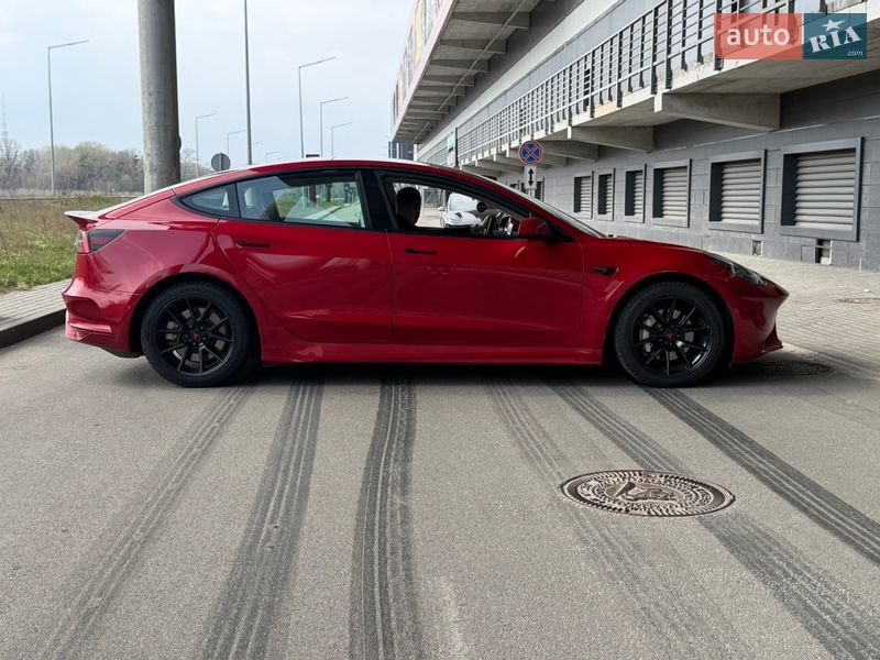 Седан Tesla Model 3 2021 в Киеве