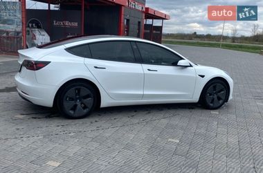 Седан Tesla Model 3 2023 в Буске