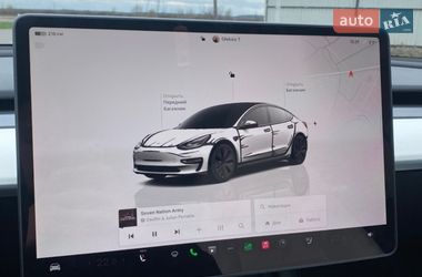 Седан Tesla Model 3 2023 в Буске