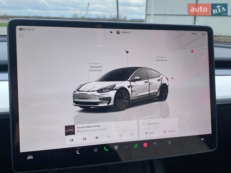 Седан Tesla Model 3 2023 в Буске