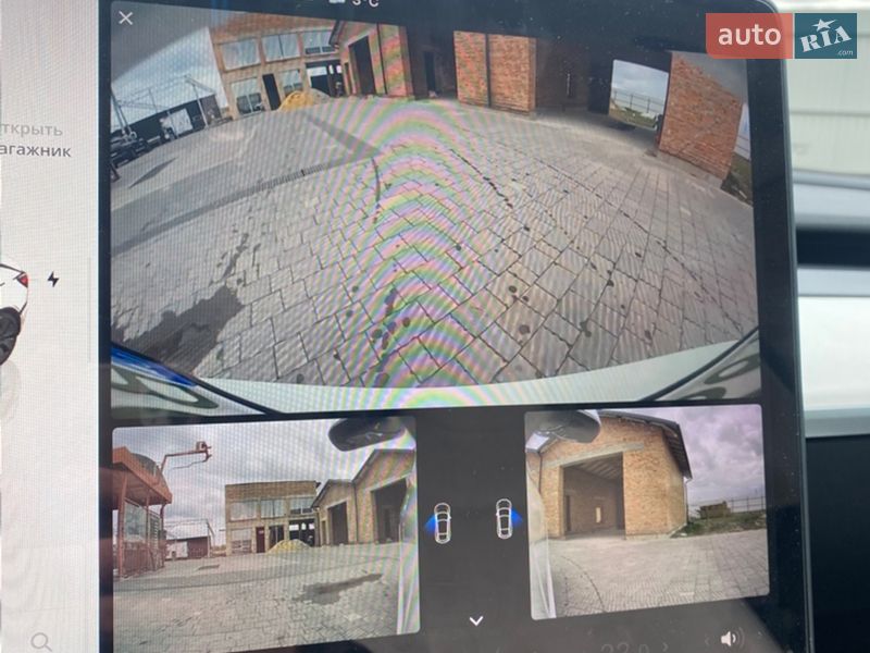 Седан Tesla Model 3 2023 в Буске