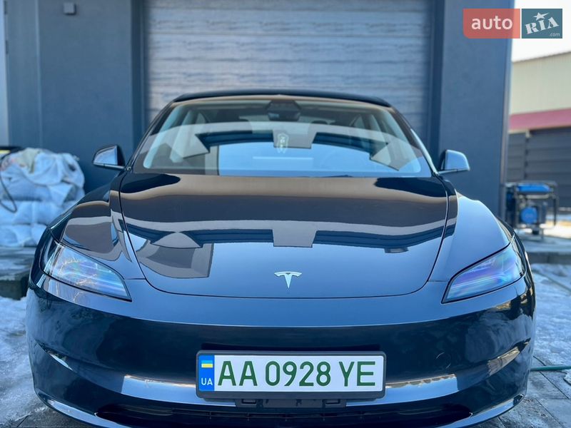 Седан Tesla Model 3 2025 в Києві