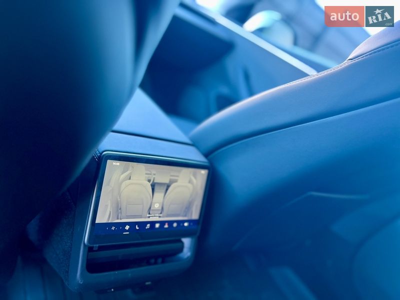 Седан Tesla Model 3 2025 в Києві