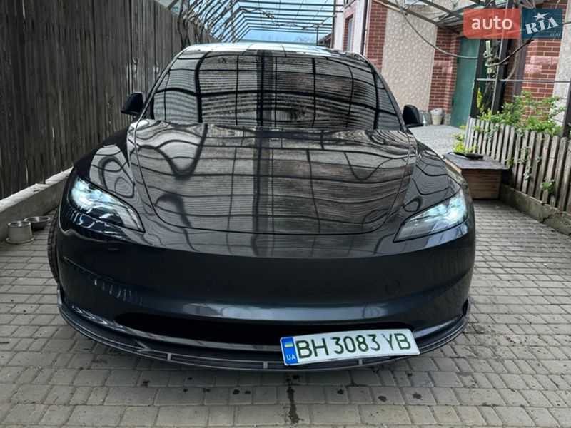 Седан Tesla Model 3 2024 в Черноморске
