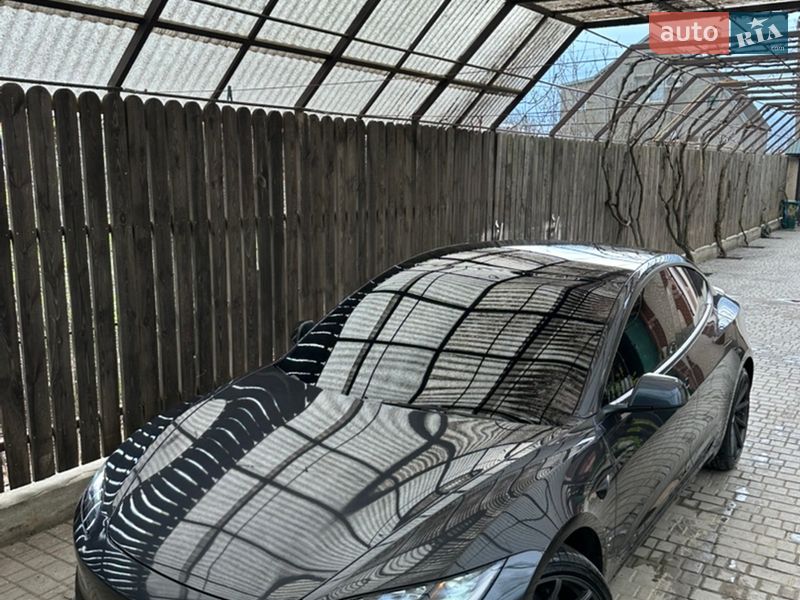 Седан Tesla Model 3 2024 в Черноморске