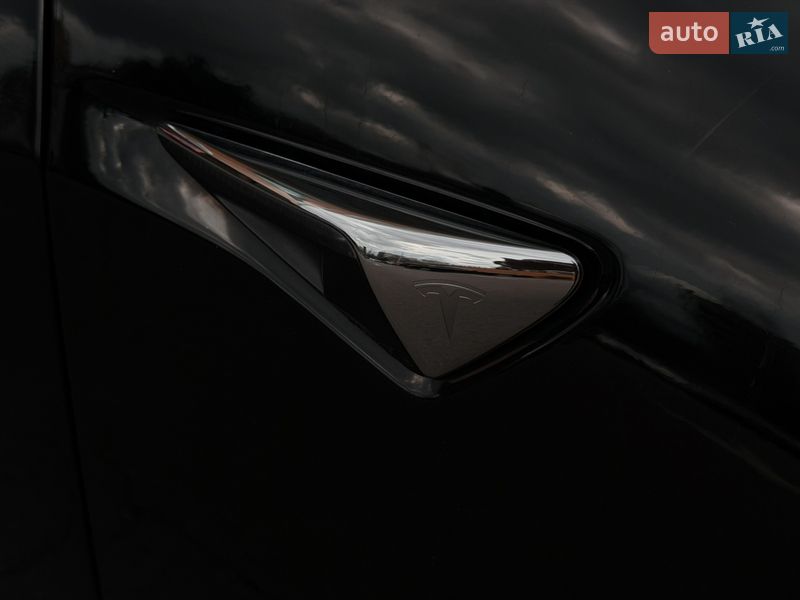Седан Tesla Model 3 2020 в Одессе