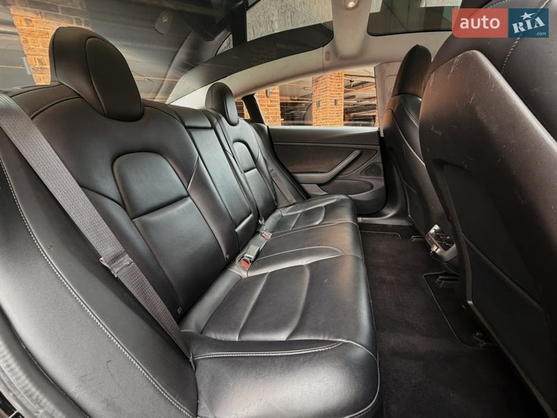 Седан Tesla Model 3 2020 в Одессе