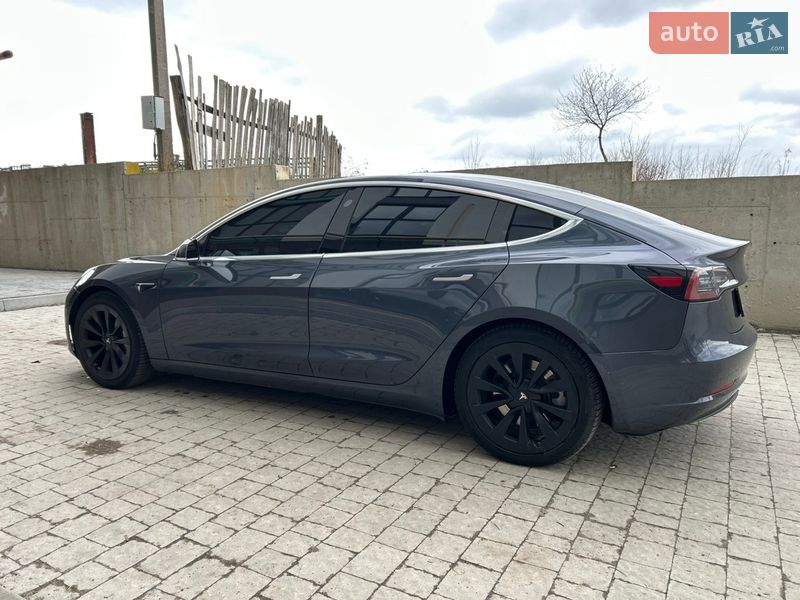 Седан Tesla Model 3 2020 в Сокалі