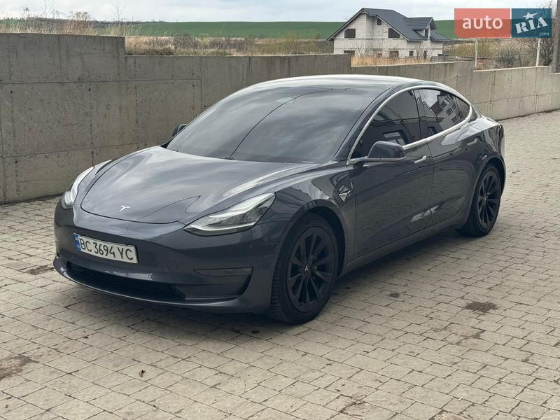 Седан Tesla Model 3 2020 в Сокалі