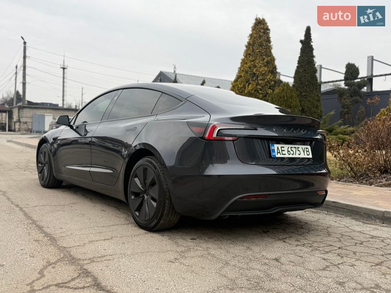 Седан Tesla Model 3 2024 в Днепре