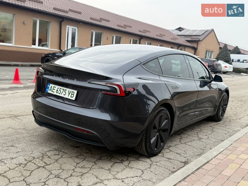 Седан Tesla Model 3 2024 в Днепре