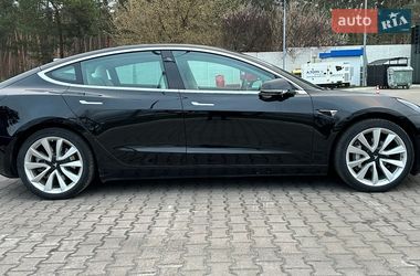 Седан Tesla Model 3 2020 в Киеве