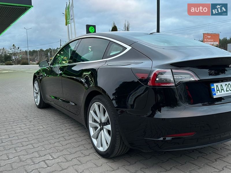 Седан Tesla Model 3 2020 в Киеве
