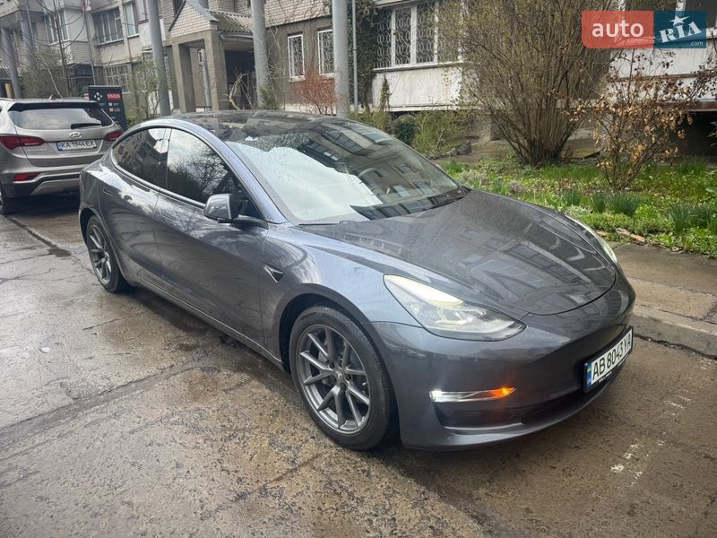 Седан Tesla Model 3 2023 в Виннице