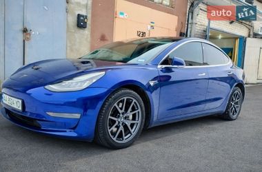 Седан Tesla Model 3 2019 в Киеве