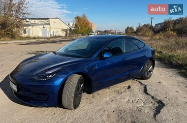 Седан Tesla Model 3 2019 в Луцке