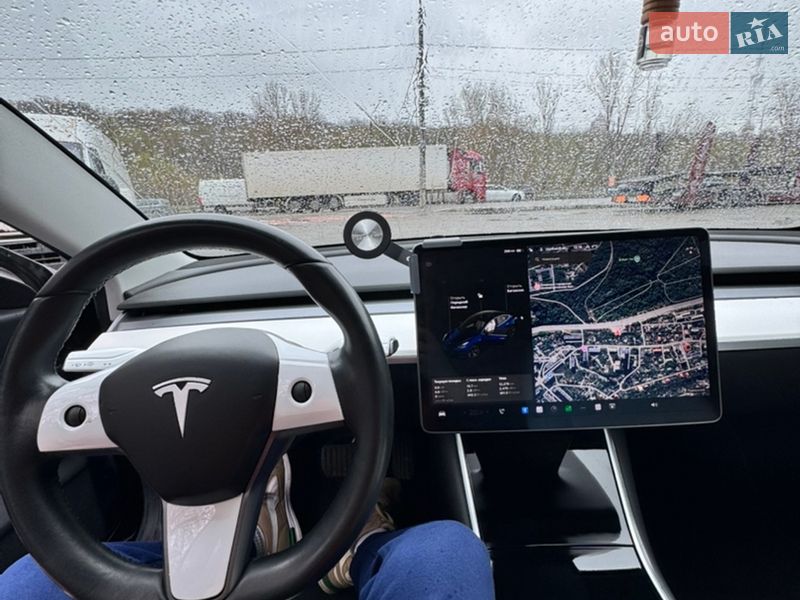 Седан Tesla Model 3 2019 в Києві