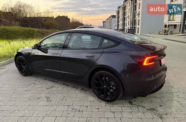 Седан Tesla Model 3 2024 в Львове