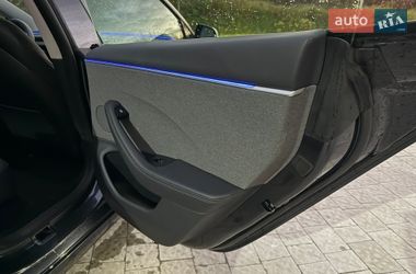 Седан Tesla Model 3 2024 в Львове