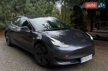 Седан Tesla Model 3 2020 в Тернополе