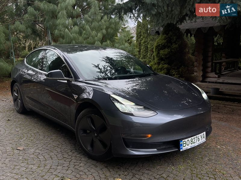 Tesla Model 3 2020